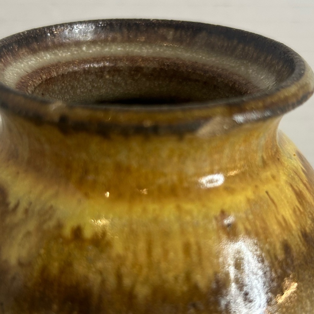 Rustic Brown and Cream Handcrafted pottery signed by artist - Picture 4 of 4